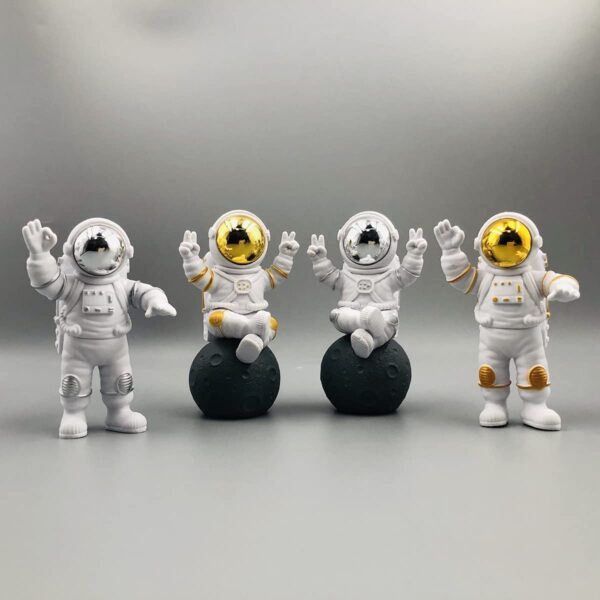 1733393213 Street27® Cute Outer Space Astronaut Figurine Action Figure Toys Statue for Showpiece Home Living Room Decor Office Desktop Decoration Car Dashboard Kids Birthday Party Gift Resin